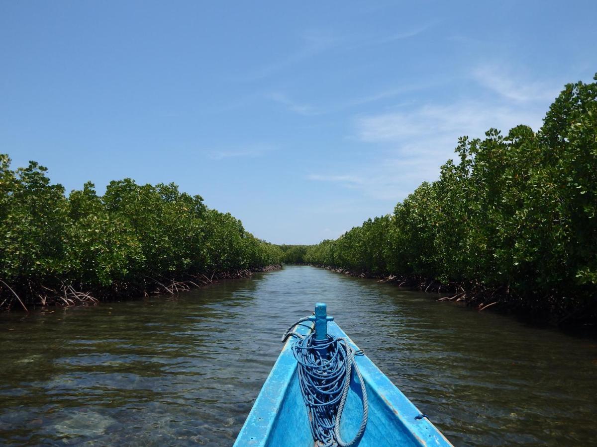 Pondok Wisata Gili Lampu Labuhan Pandan Экстерьер фото